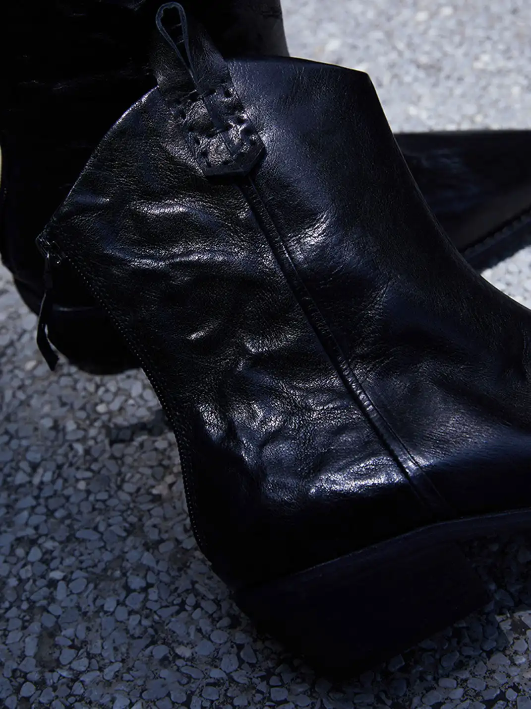 Le' Murmure | Textured Buffalo Leather V-Cut Ankle Boots