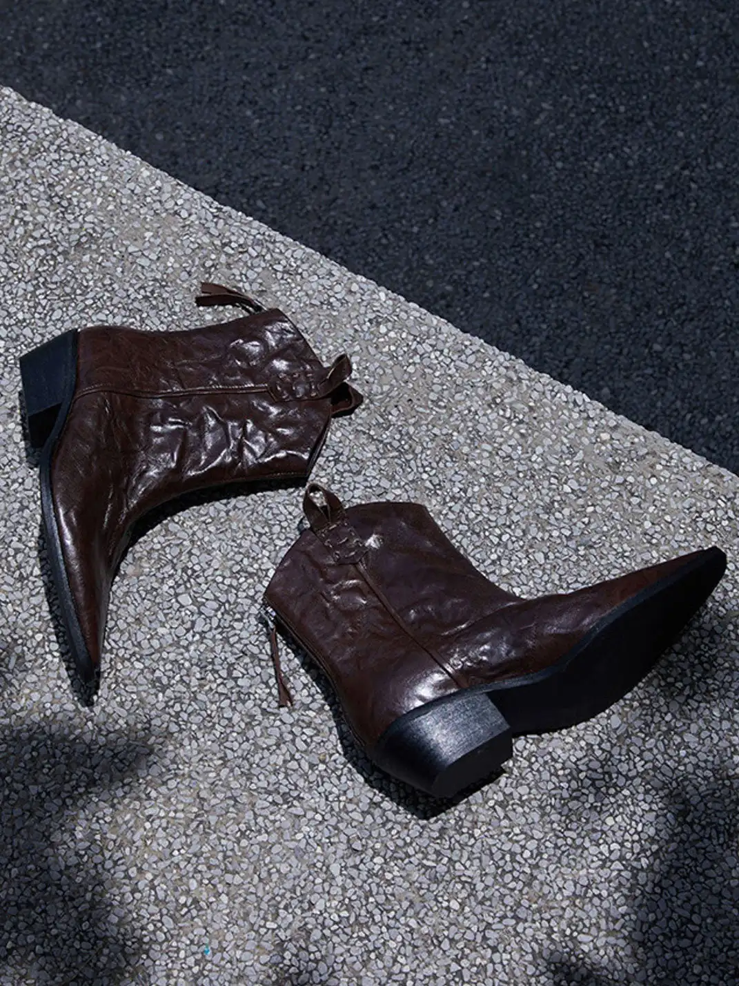 Le' Murmure | Textured Buffalo Leather V-Cut Ankle Boots