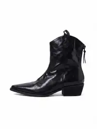 Le' Murmure | Textured Buffalo Leather V-Cut Ankle Boots