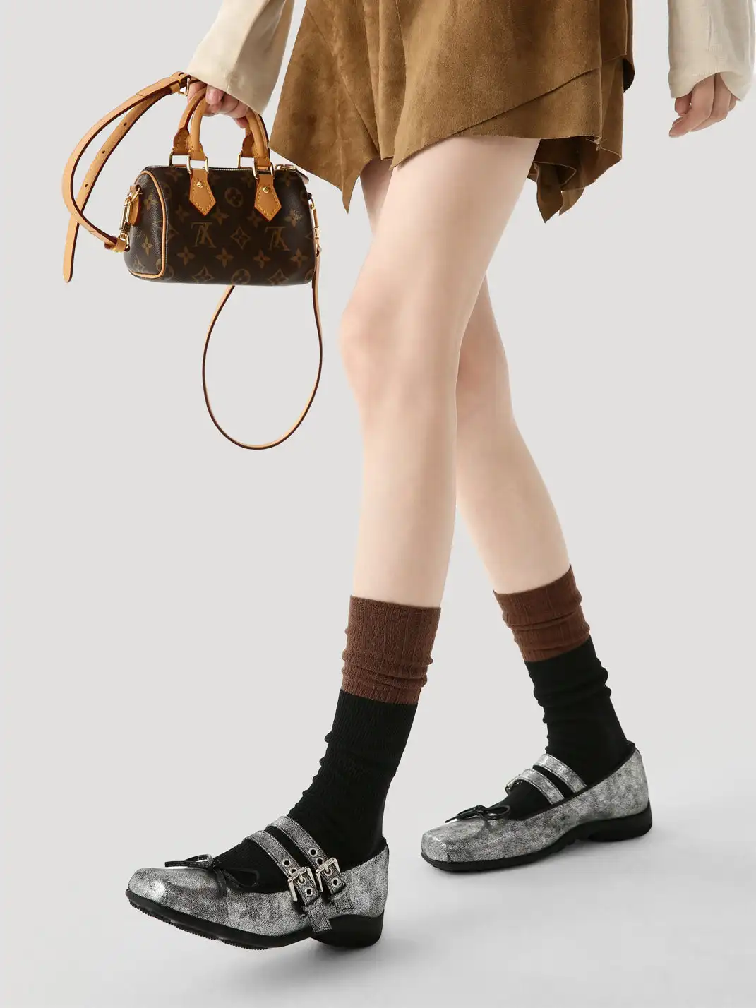 Renaissance丨Mid-Calf Seamless Slouchy Socks