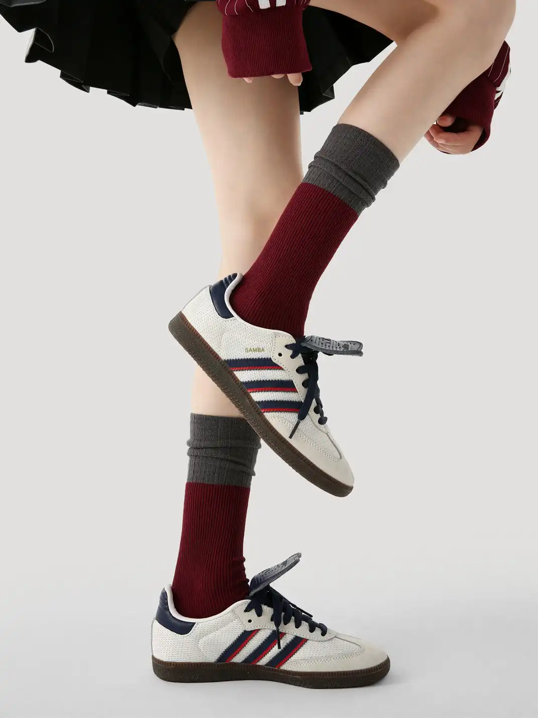 Renaissance丨Mid-Calf Seamless Slouchy Socks