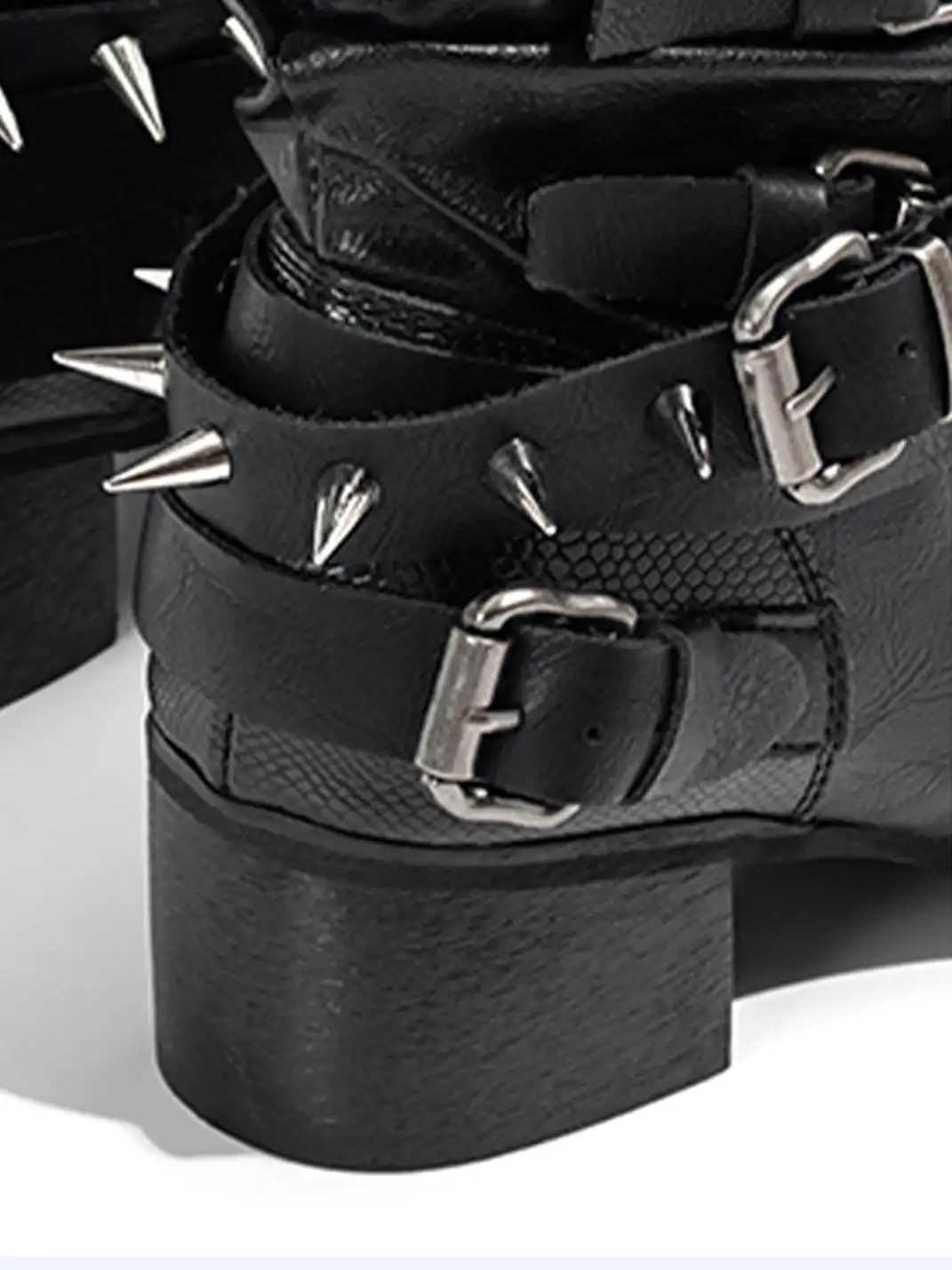 OLDMEOW |  Western-Inspired V-Cut Ankle Boots