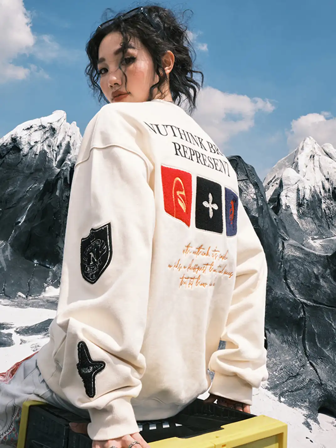 Nuthink | Heavy Embroidery Logo Sweatshirt