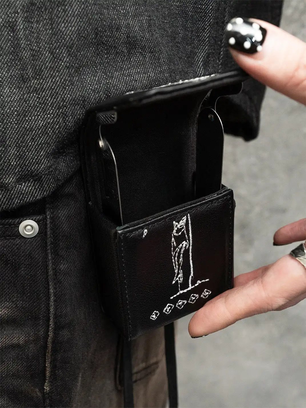 The Butchers Riot | Genuine Leather Black Two-in-One Cigarette Box Bag