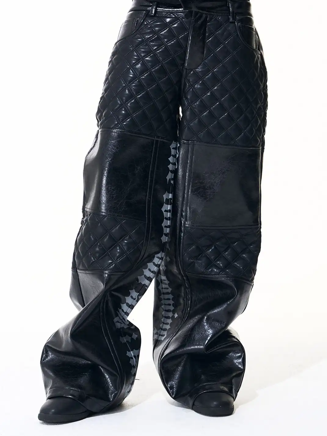 Fourth3ex | Letter Print Quilted PU Pants