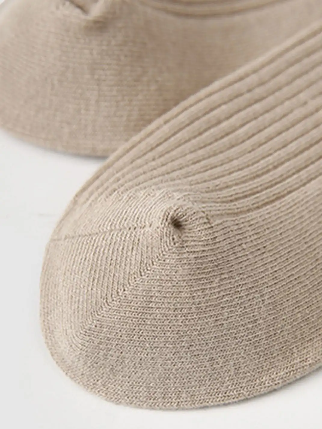 Renaissance丨Animal Embroidered Ribbed Mid-Calf Socks