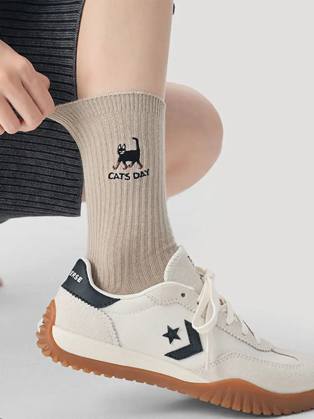 Renaissance丨Animal Embroidered Ribbed Mid-Calf Socks