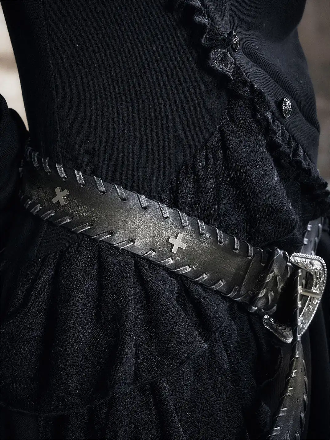 CestNous | Vintage Woven Leather Belt with Floral Buckle