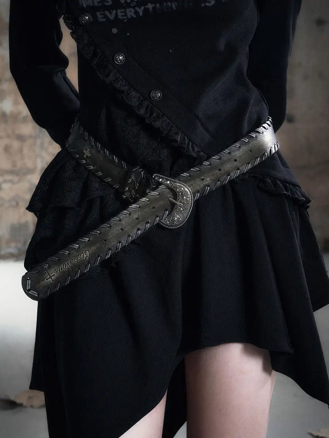 CestNous | Vintage Woven Leather Belt with Floral Buckle