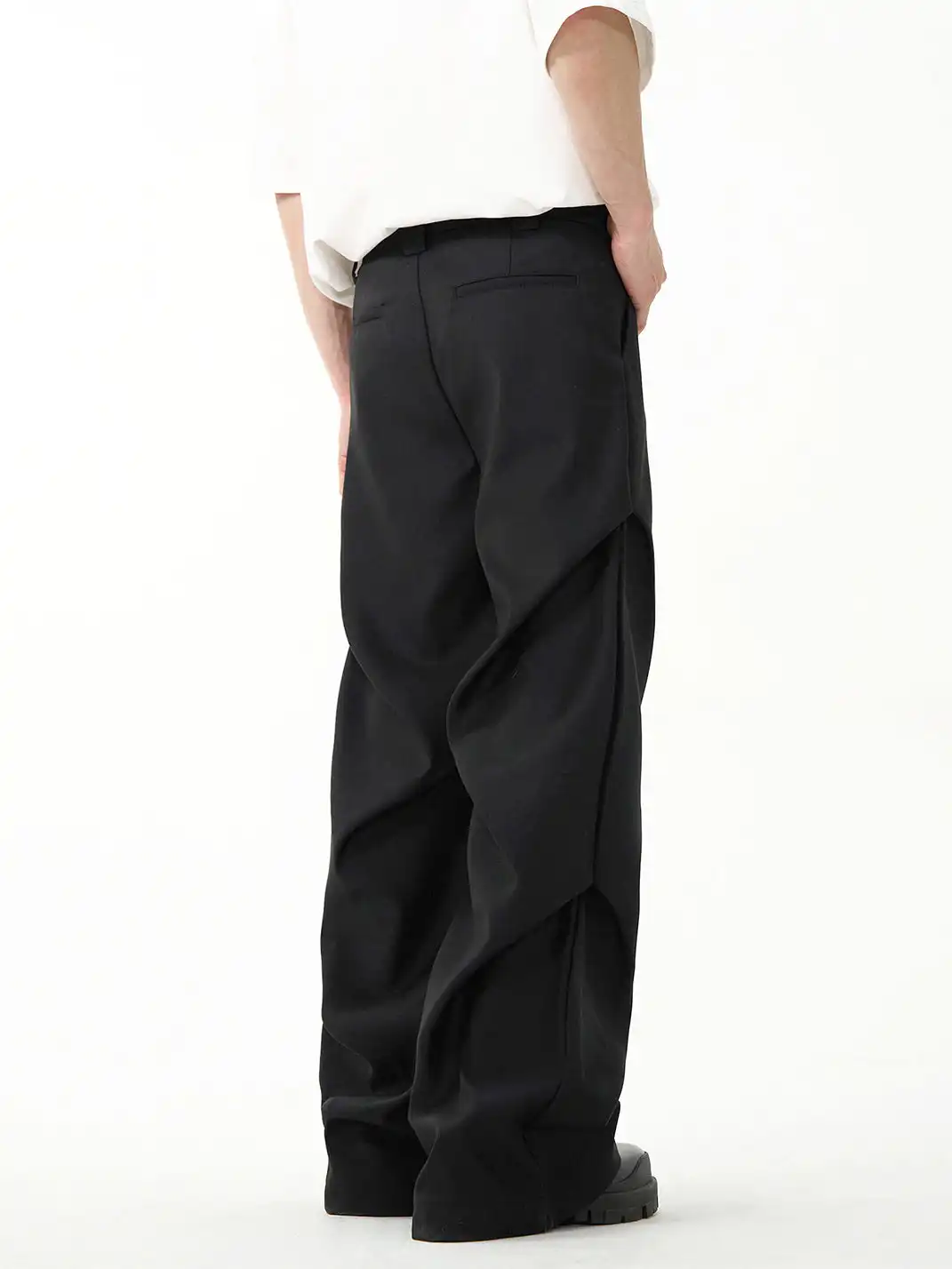 FLYOFF | High-End Wrinkled Black Slacks
