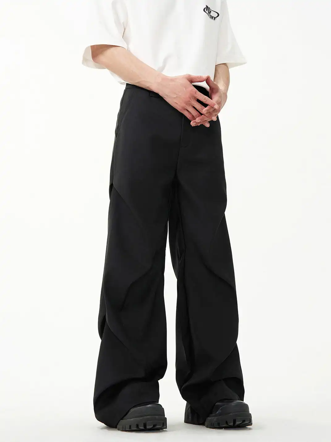 FLYOFF | High-End Wrinkled Black Slacks
