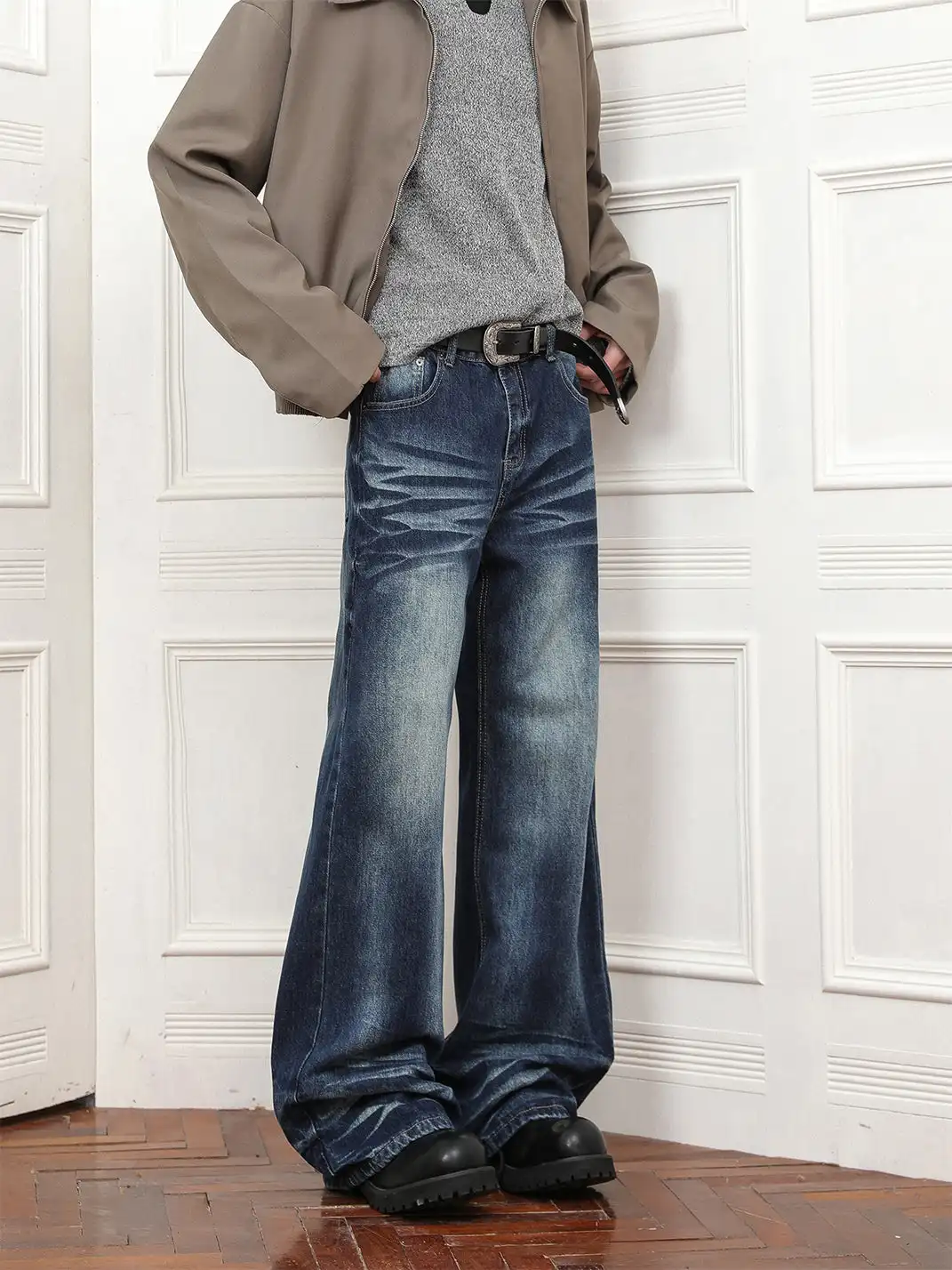 FLYOFF | Vintage Washed Flared Jeans