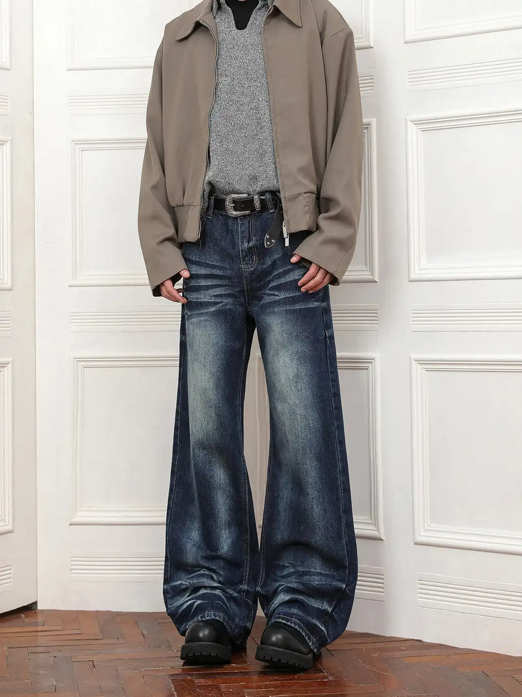 FLYOFF | Vintage Washed Flared Jeans