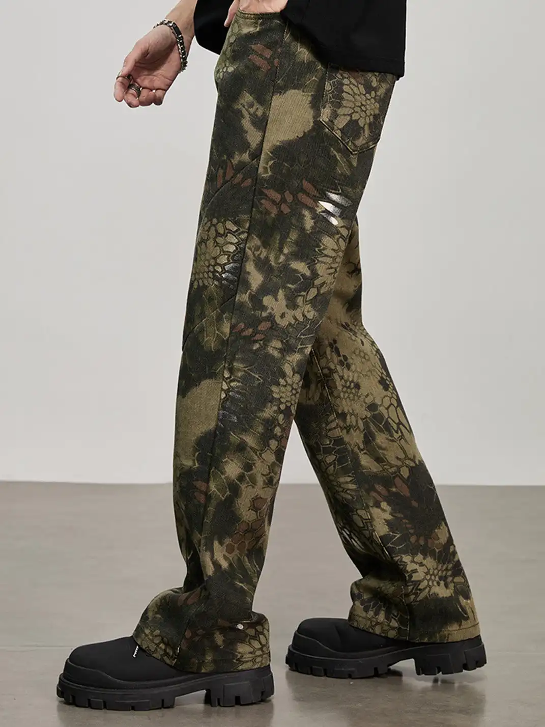 GURBAKS | Men's Camouflage Floral Straight-Leg Jeans