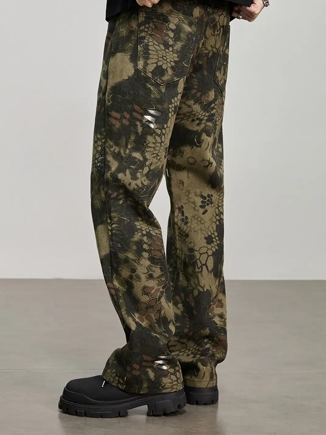 GURBAKS | Men's Camouflage Floral Straight-Leg Jeans
