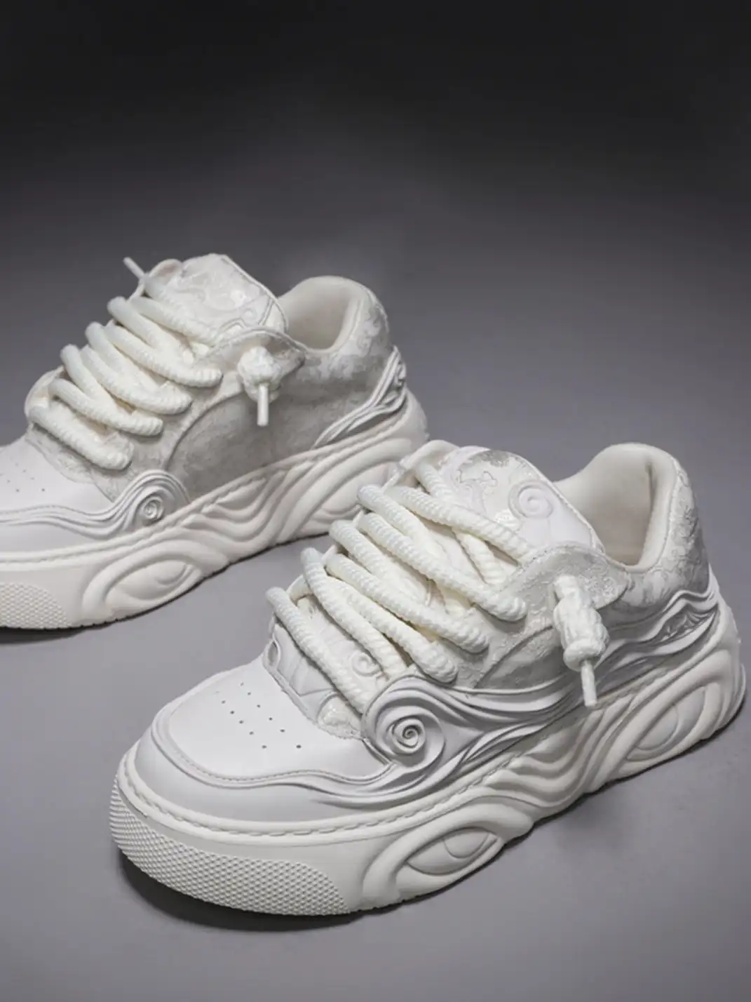 SGSX | Yunli Embroidered Platform Sneakers