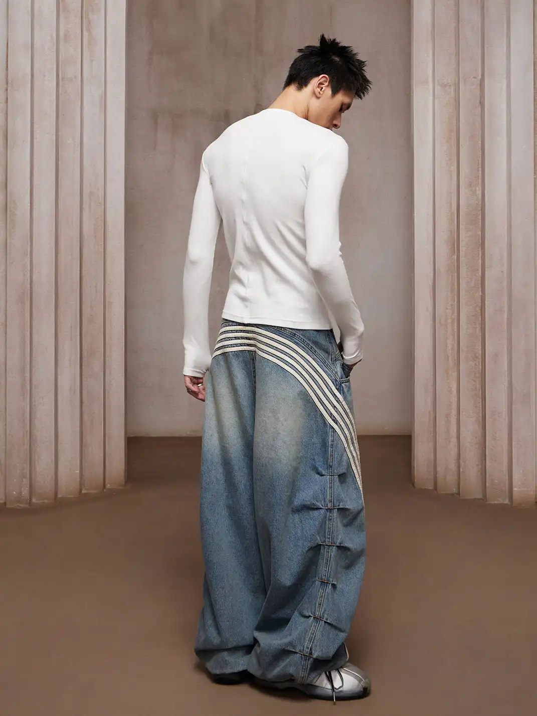 DND4DES | Retro-style Pleated White Striped Trousers