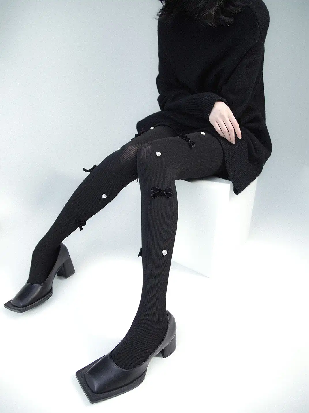 SS2L | Bow-tie Pearl Heart Pantyhose