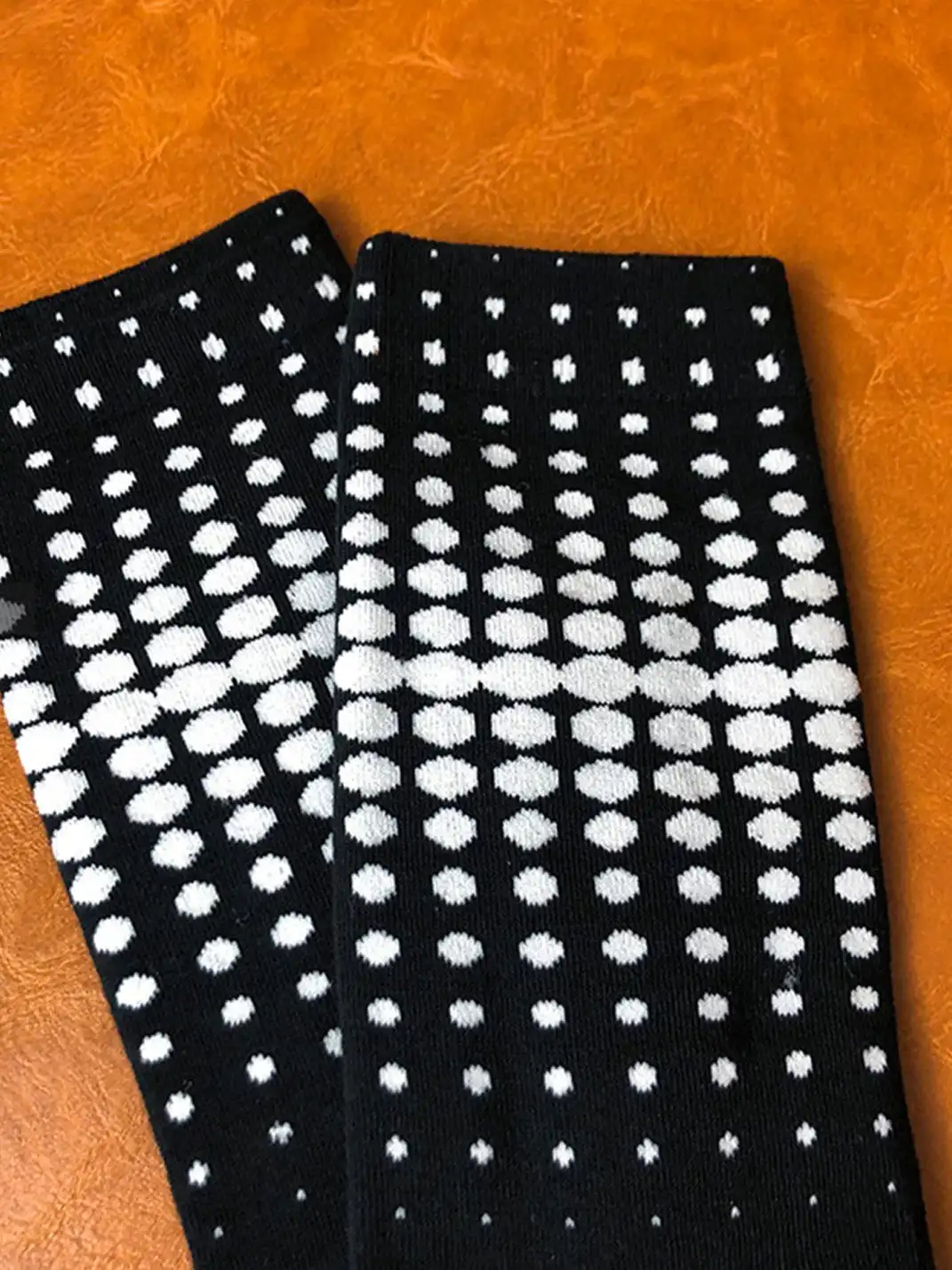 SS2L | Gradient Polka Dot Lightning Mid-Calf Socks
