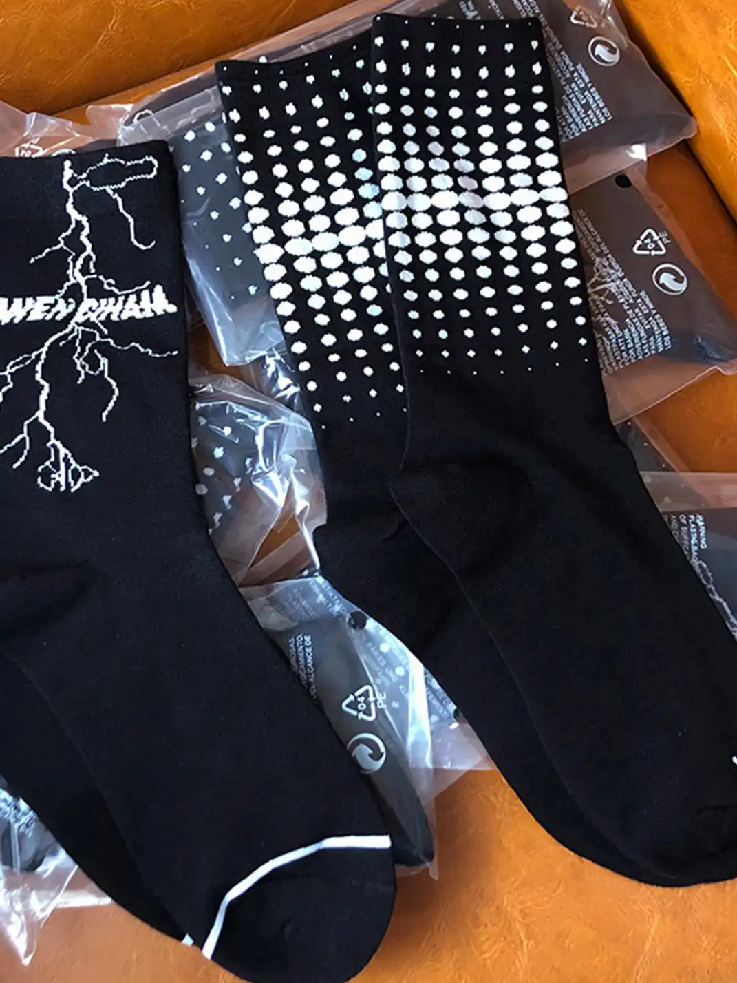 SS2L | Gradient Polka Dot Lightning Mid-Calf Socks