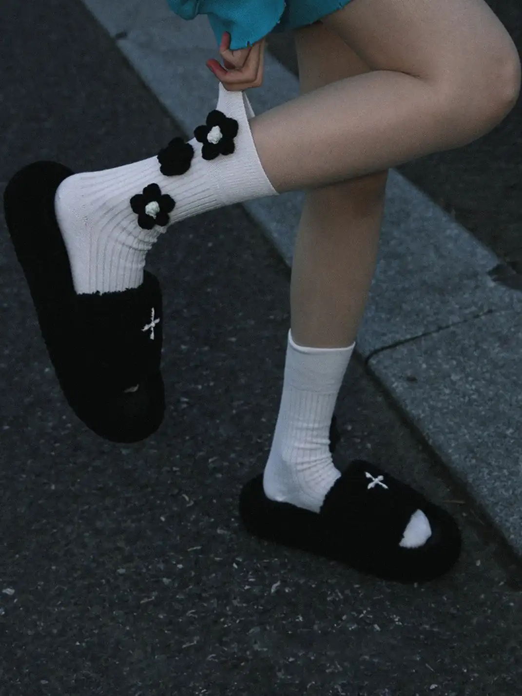 SS2L | Handmade 3D Flower Mid-Calf Socks