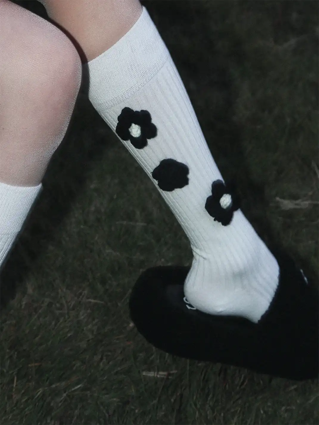 SS2L | Handmade 3D Flower Mid-Calf Socks