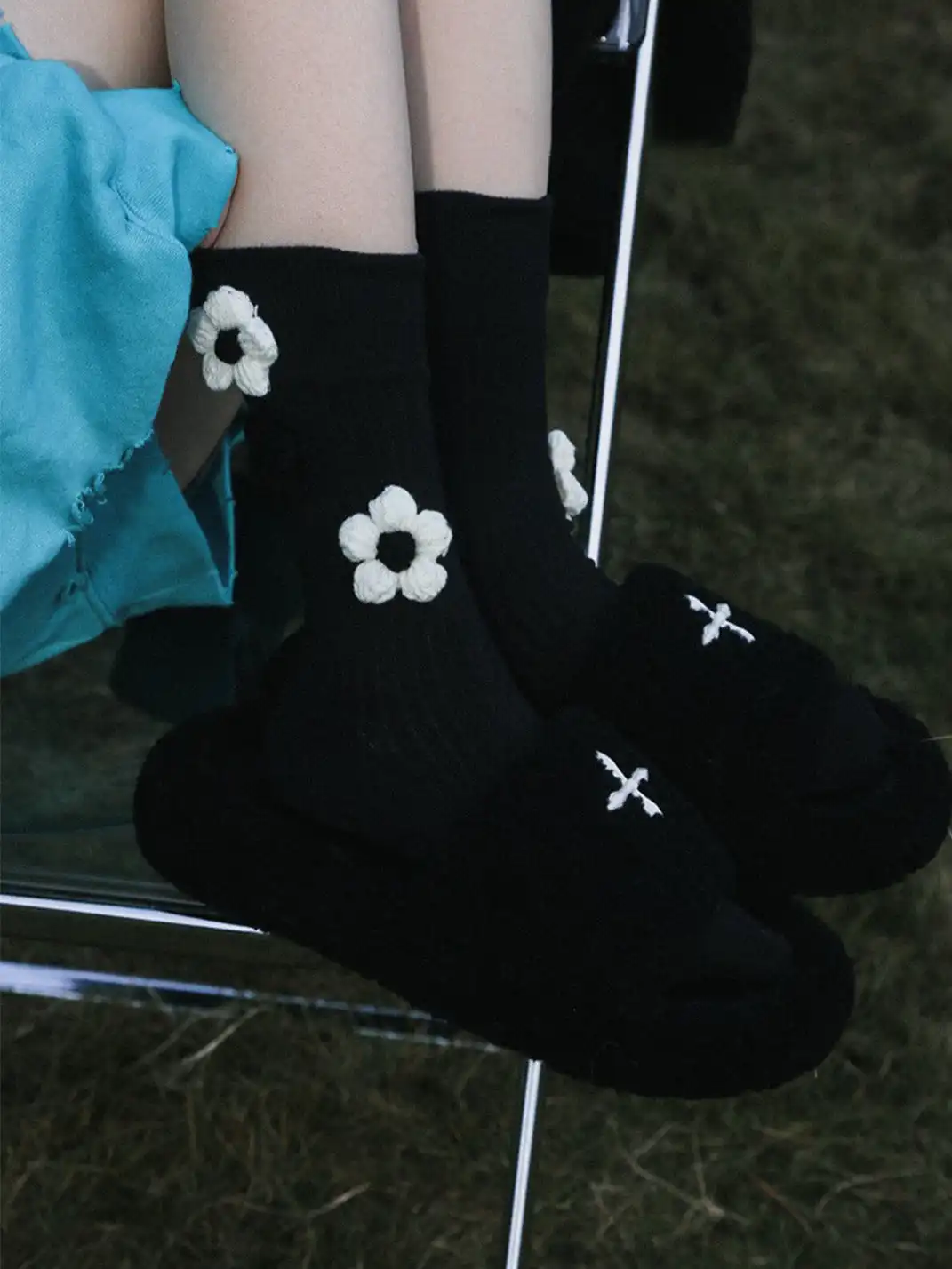SS2L | Handmade 3D Flower Mid-Calf Socks