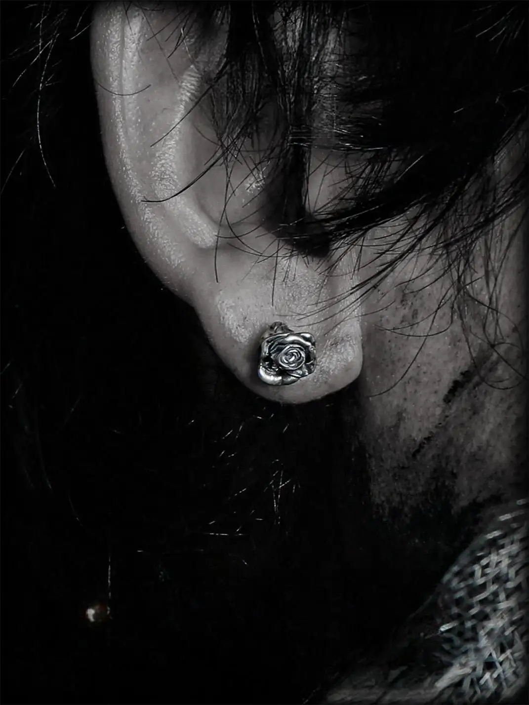 Guxi | Rose Skull Stud Earrings