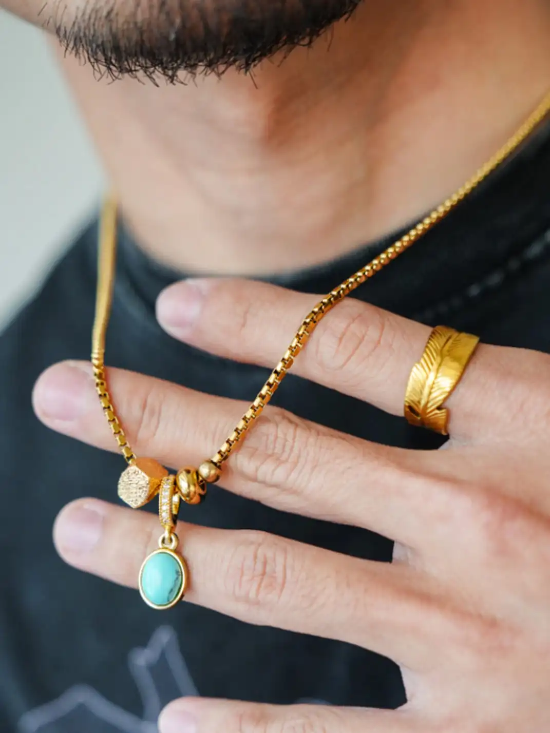 1sman | Luster Oval Topaz Pendant Necklace