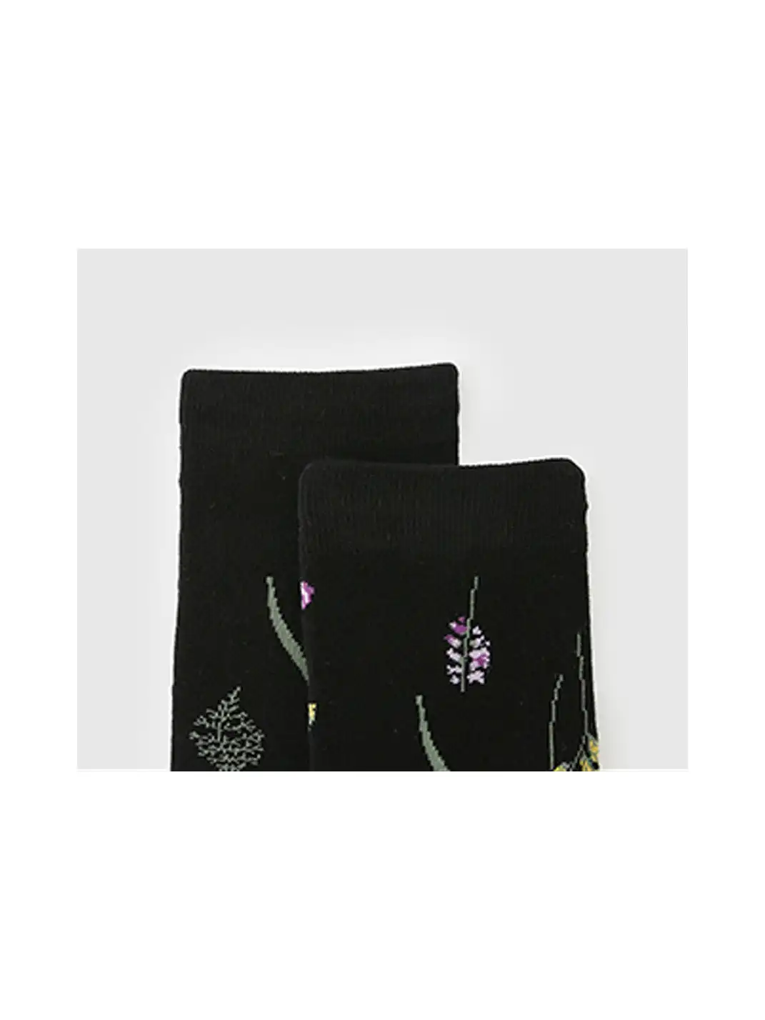 Renaissance | Vintage Floral Patterned Mid-Calf Socks