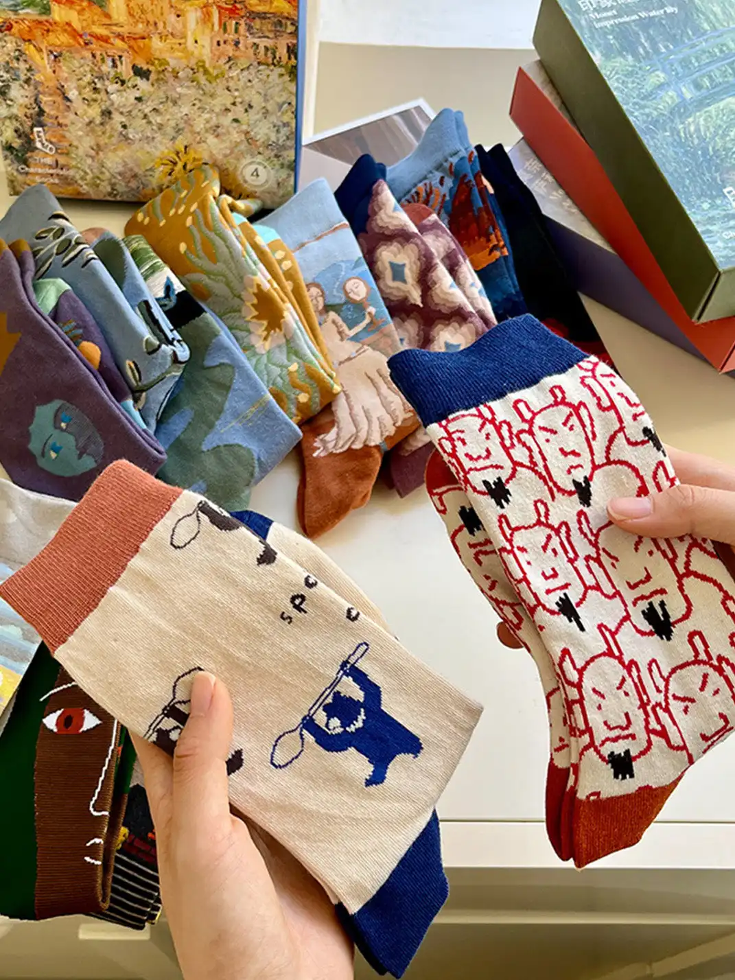 CORRYDELAAN | Four Pairs Art-Inspired Featuring Classic Paintings Socks