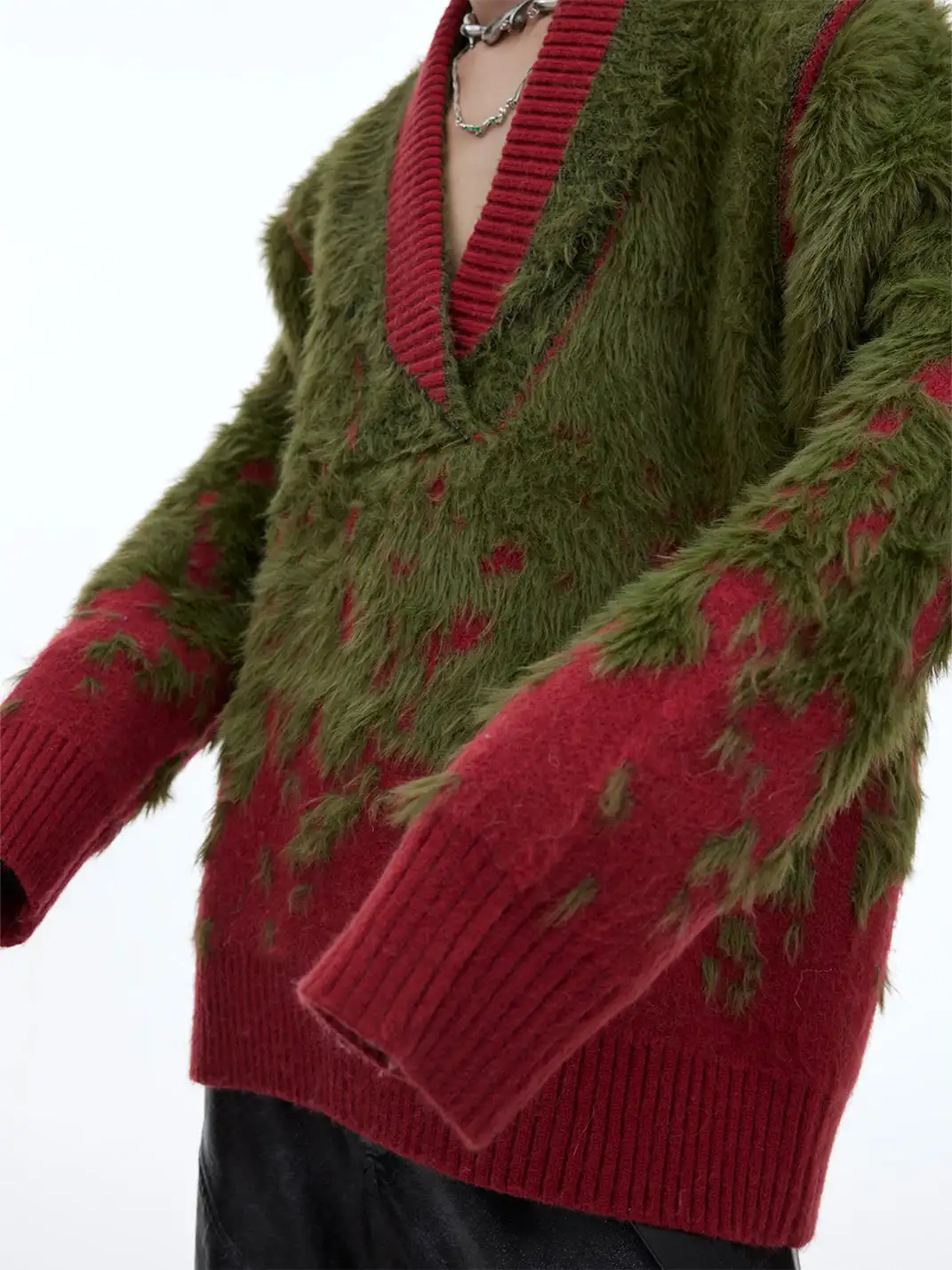 ArguE CulturE | Gradient V-Neck Faux Fur Sweater
