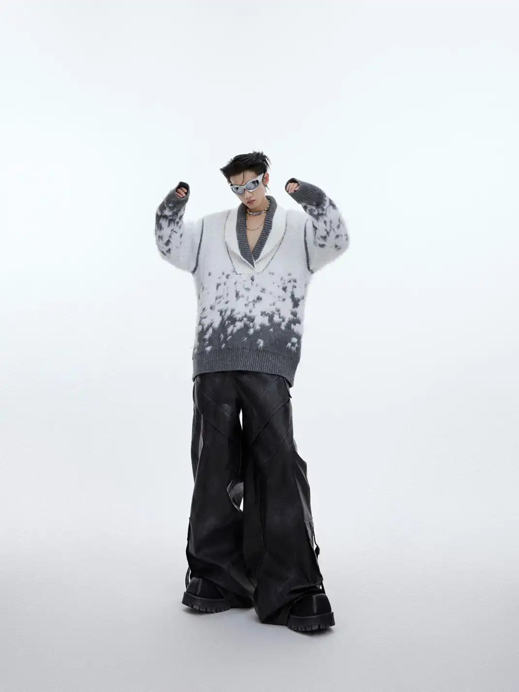 ArguE CulturE | Gradient V-Neck Faux Fur Sweater