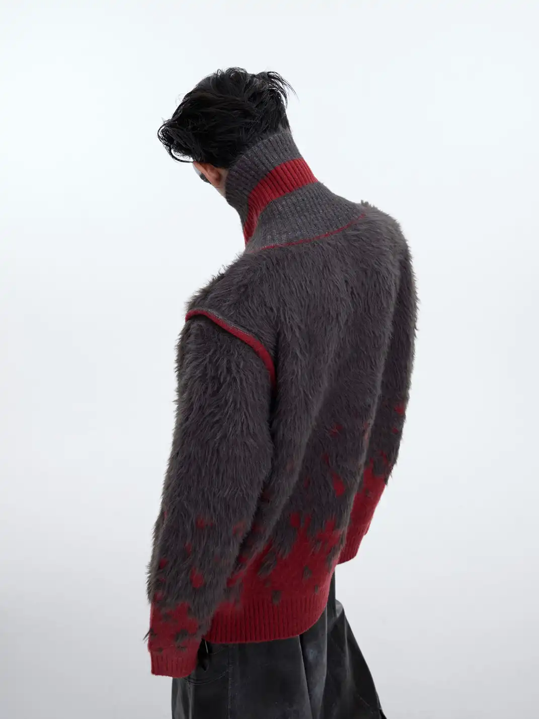 ArguE CulturE | Gradient V-Neck Faux Fur Sweater