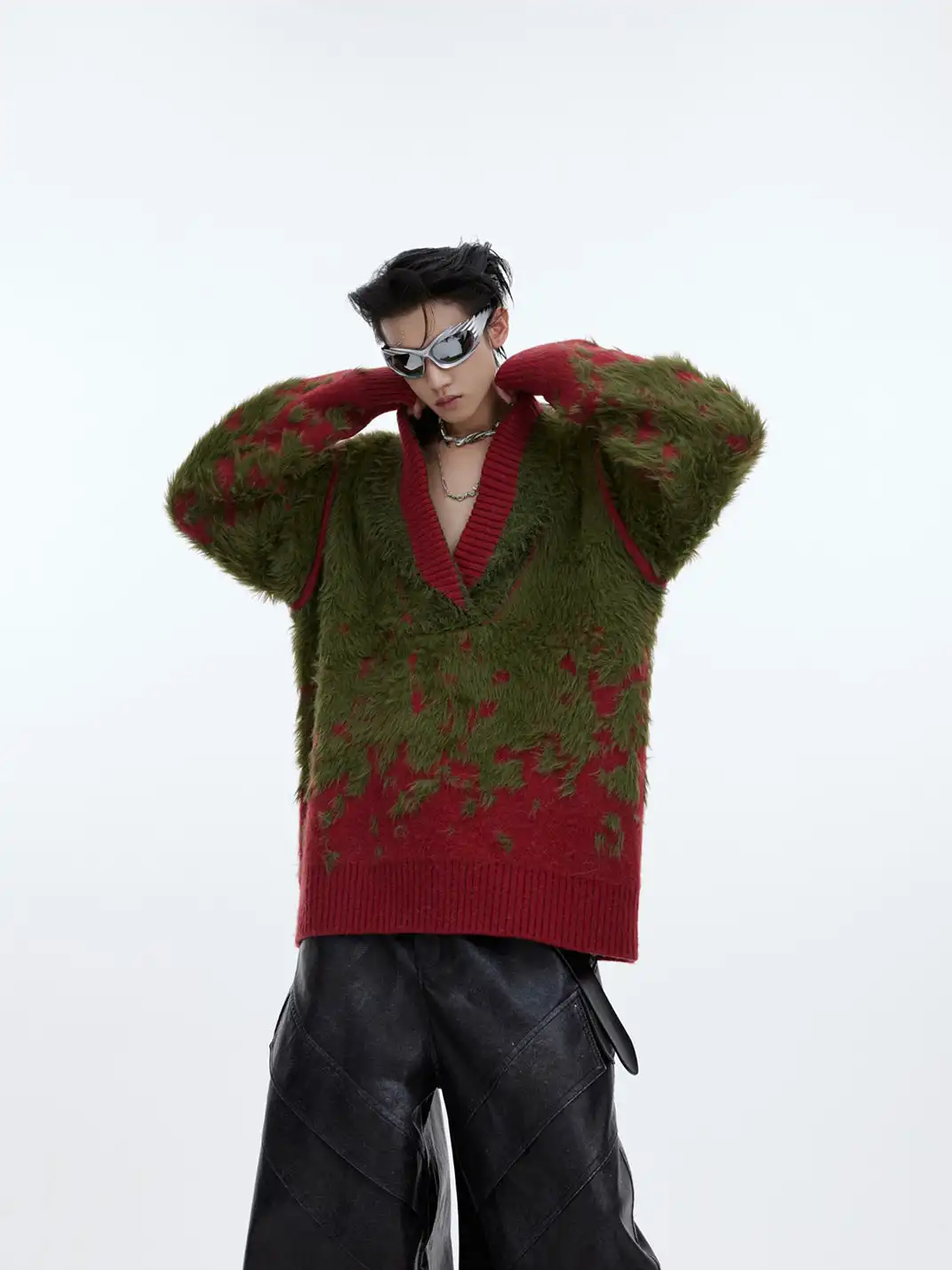 ArguE CulturE | Gradient V-Neck Faux Fur Sweater
