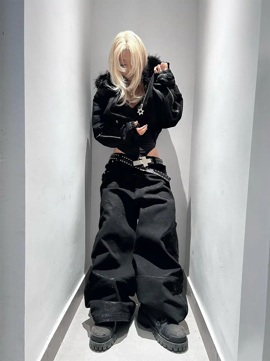 BE A DEVIL | Hand-Waxed Brush Silver Damaged Wide-Leg Pants