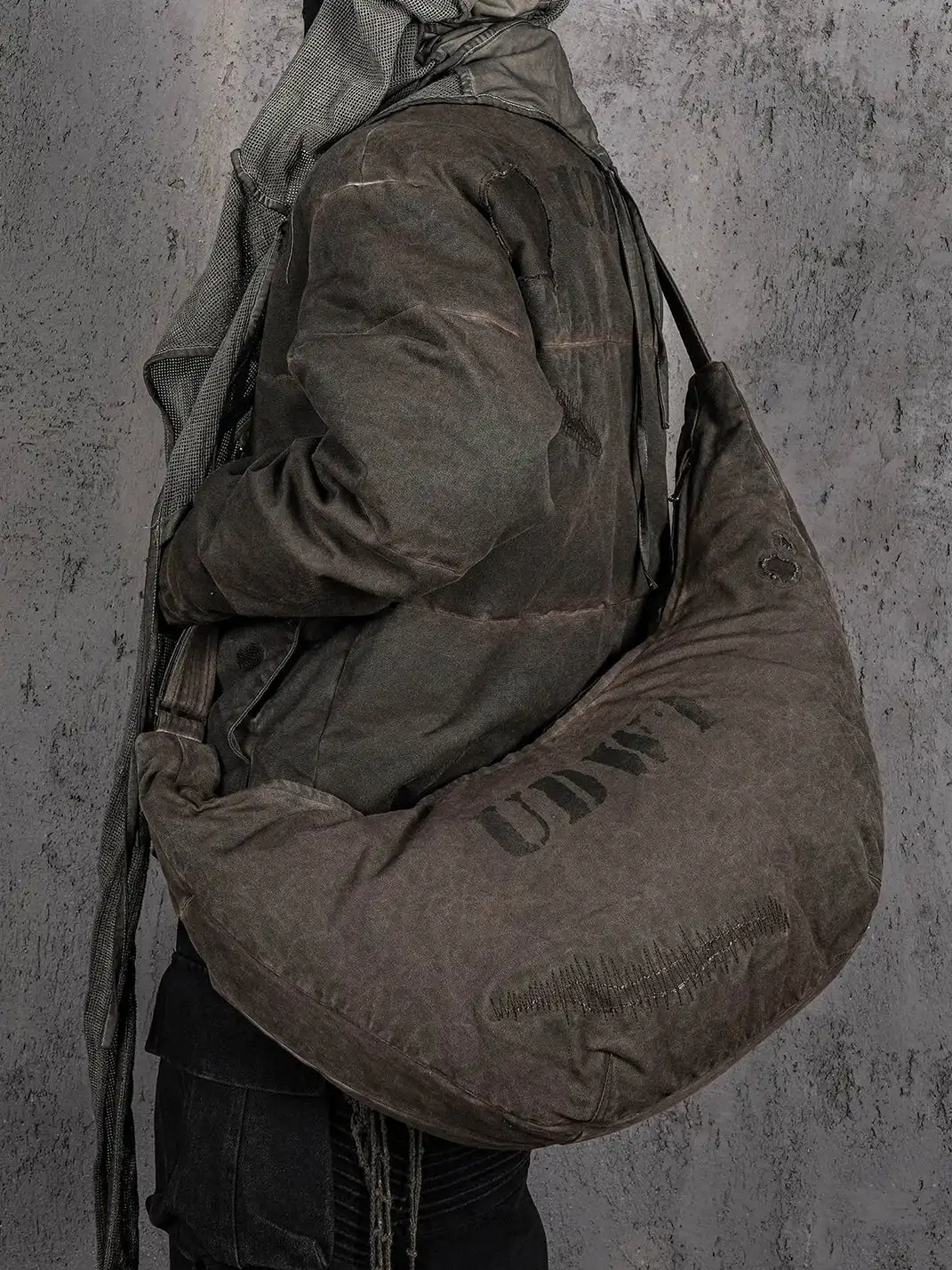 UNDERWATER | Distressed Wanderer Crescent Bag