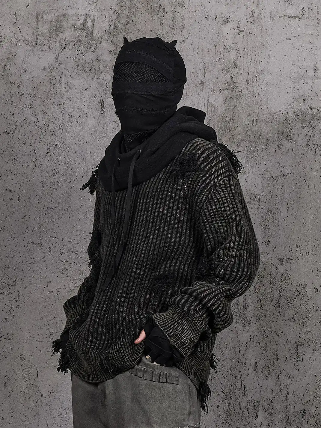 UNDERWATER | Wasteland Ripped Sweater Charcoal