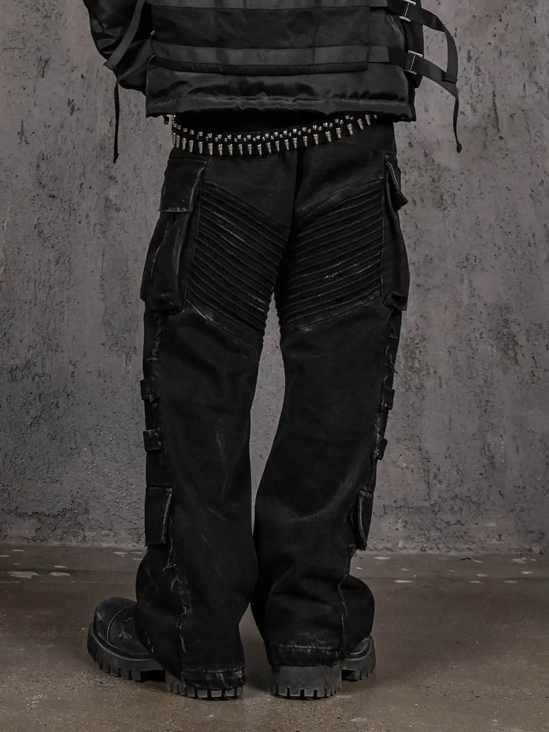 UNDERWATER | Deconstructed Distressed Wanderer Multi-Pocket Jeans