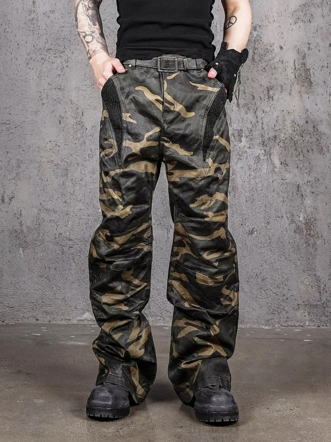 UNDERWATER | Camo Deconstructed Fang-Paneled Pants