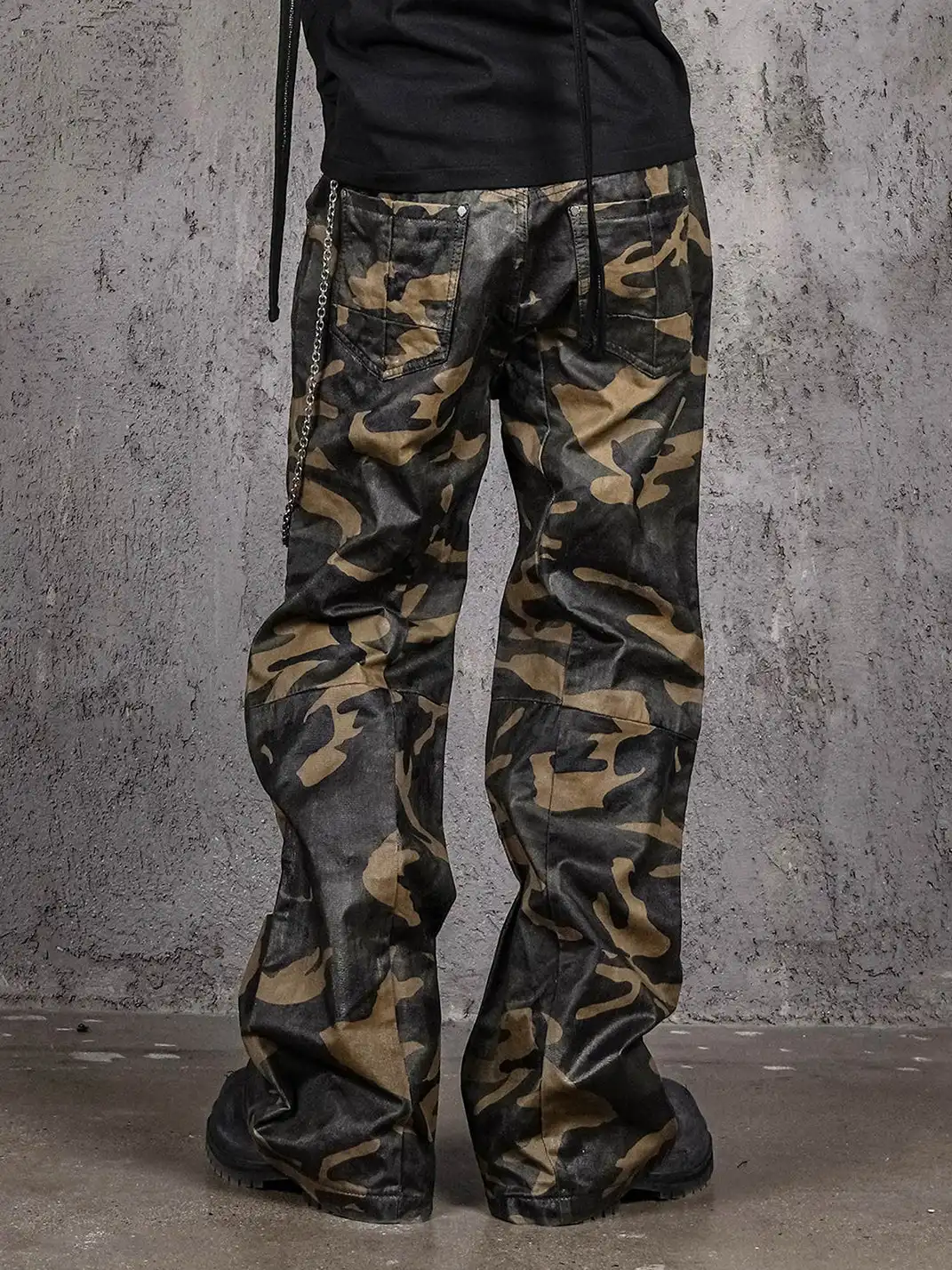 UNDERWATER | Camo Deconstructed Fang-Paneled Pants