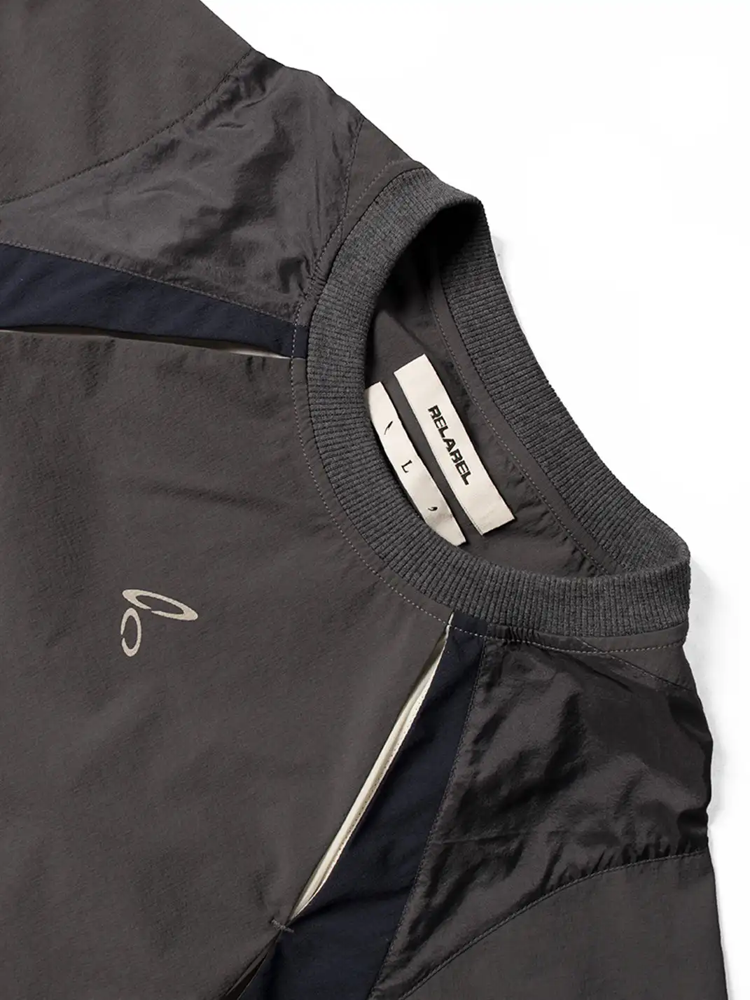 RELABEL | Contrast Paneled Quick-Dry Long-Sleeve Tee