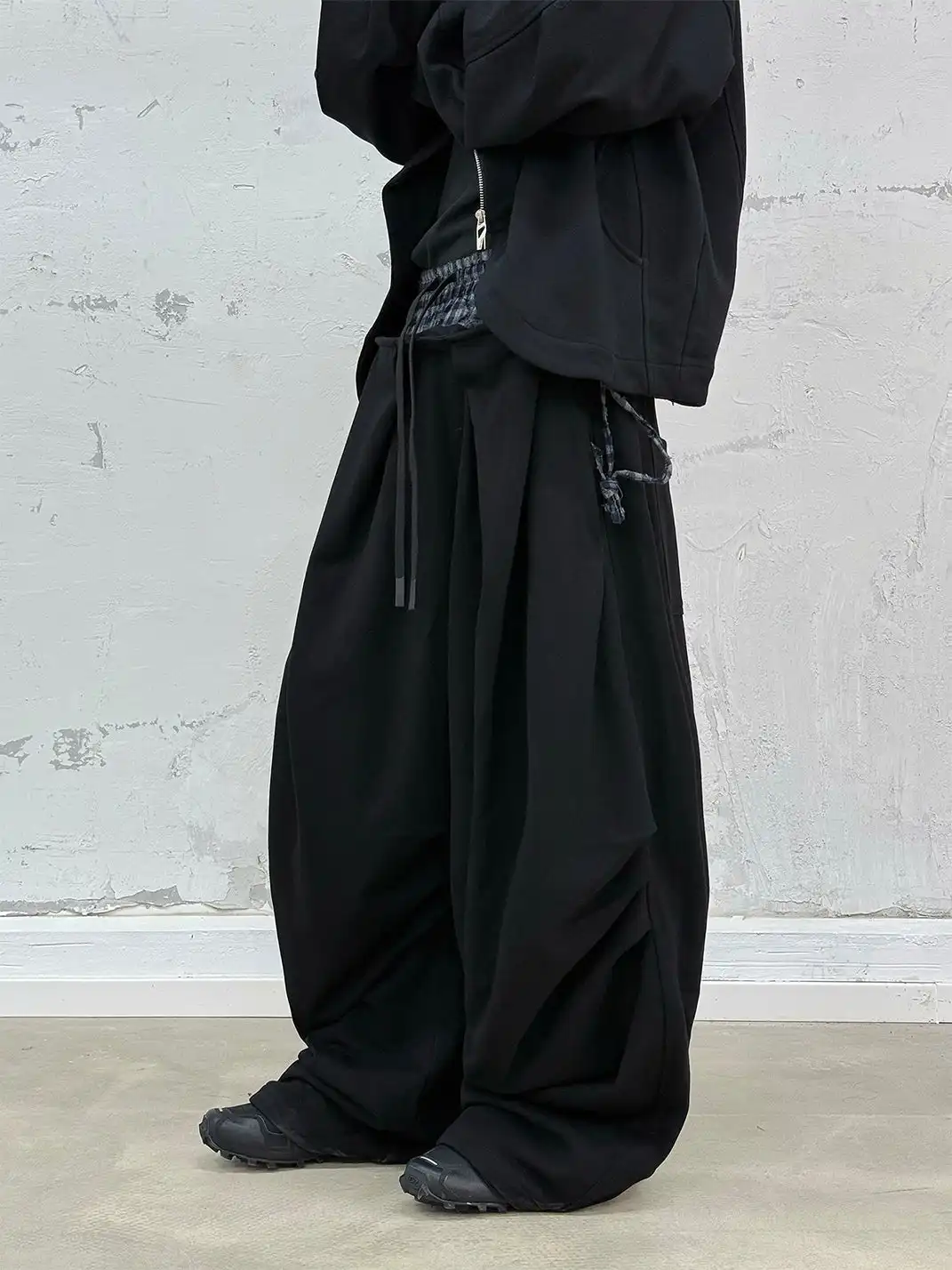 RELABEL | Double Waistband Detachable Back Flap Oversized Sweatpants
