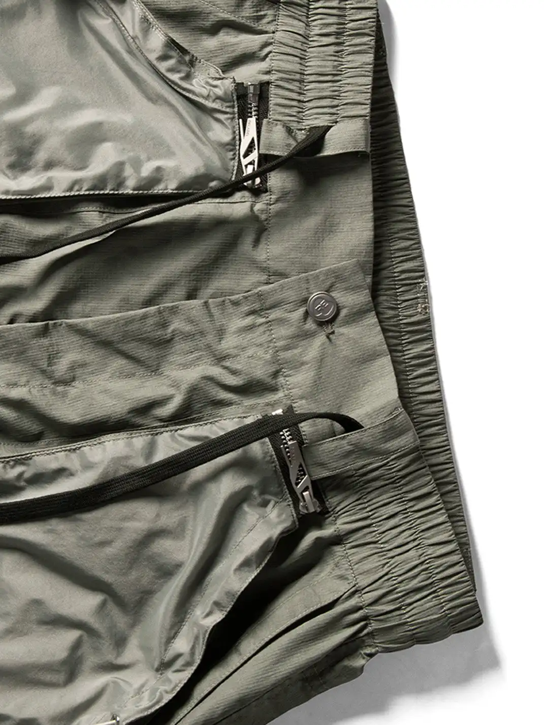RELABEL | Multi-Pocket Panel Crinkled Cargo Pants