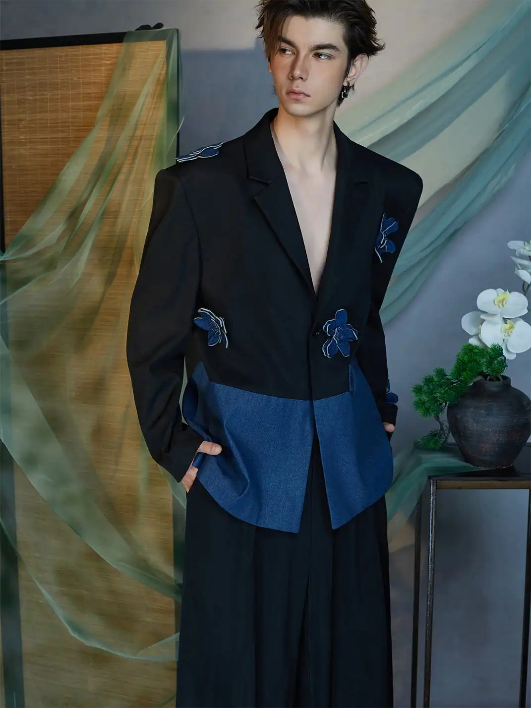 JIECHI | Embellished Contrast Flower Blazer