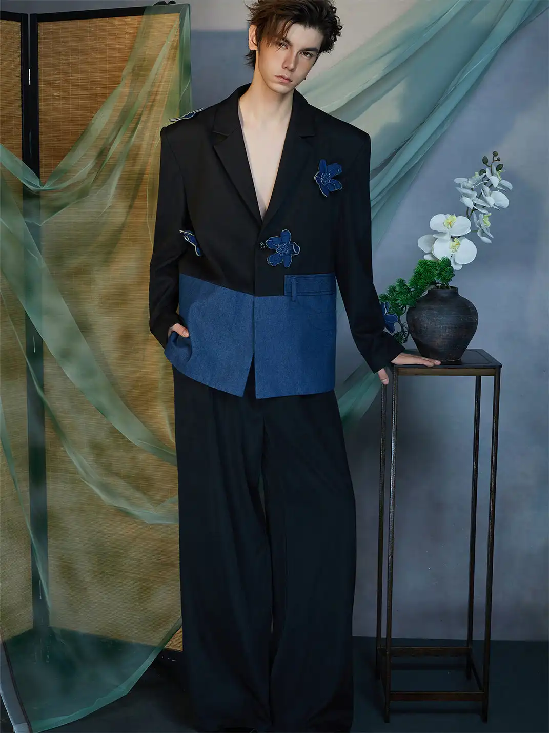JIECHI | Embellished Contrast Flower Blazer