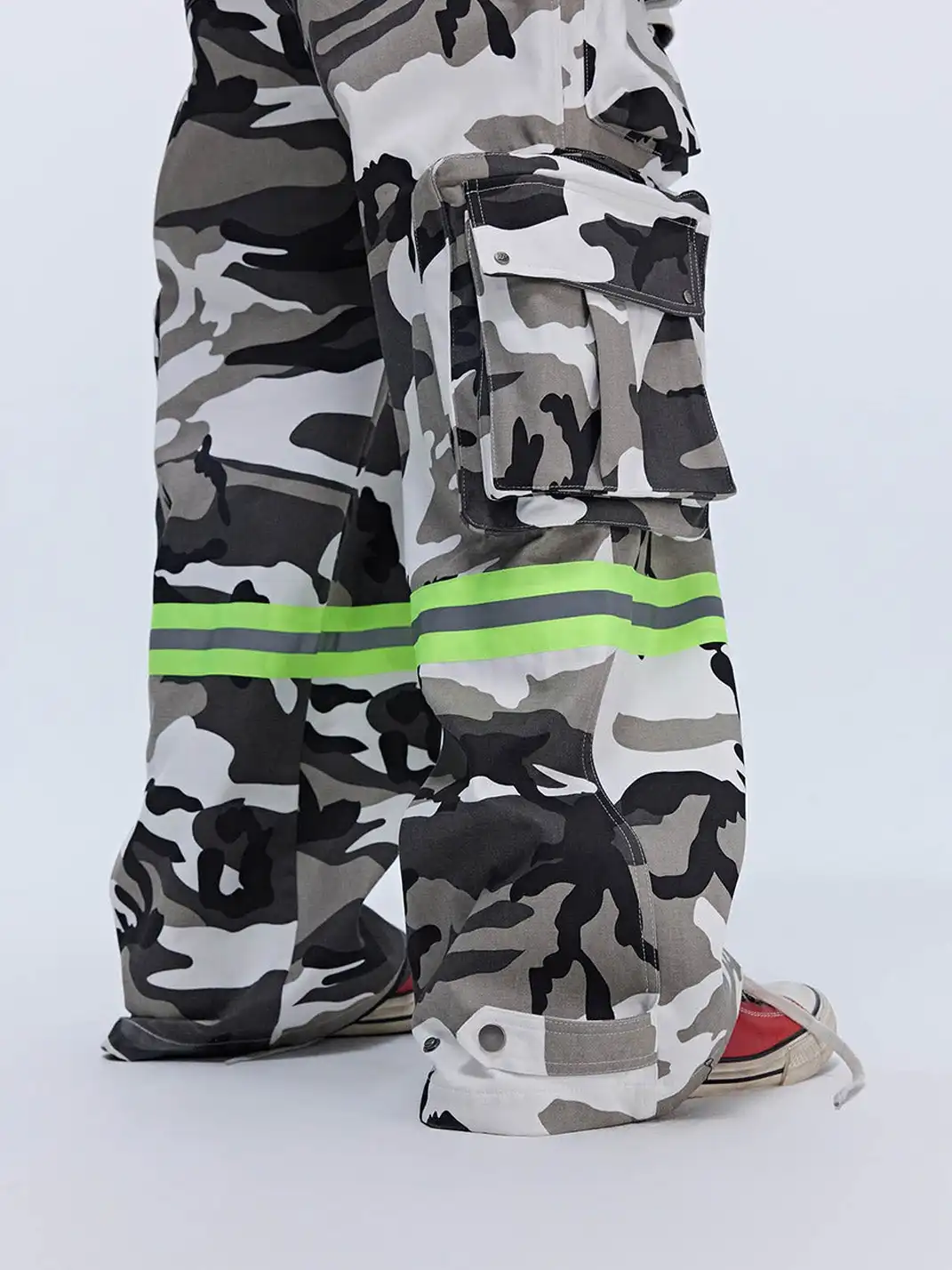 SGW | Camo Reflective Multi-Pocket Cargo Pants
