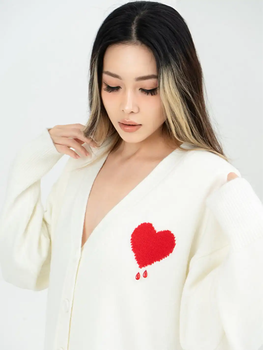 CLP | White Heart Bead Embellished Casual Knit Sweater
