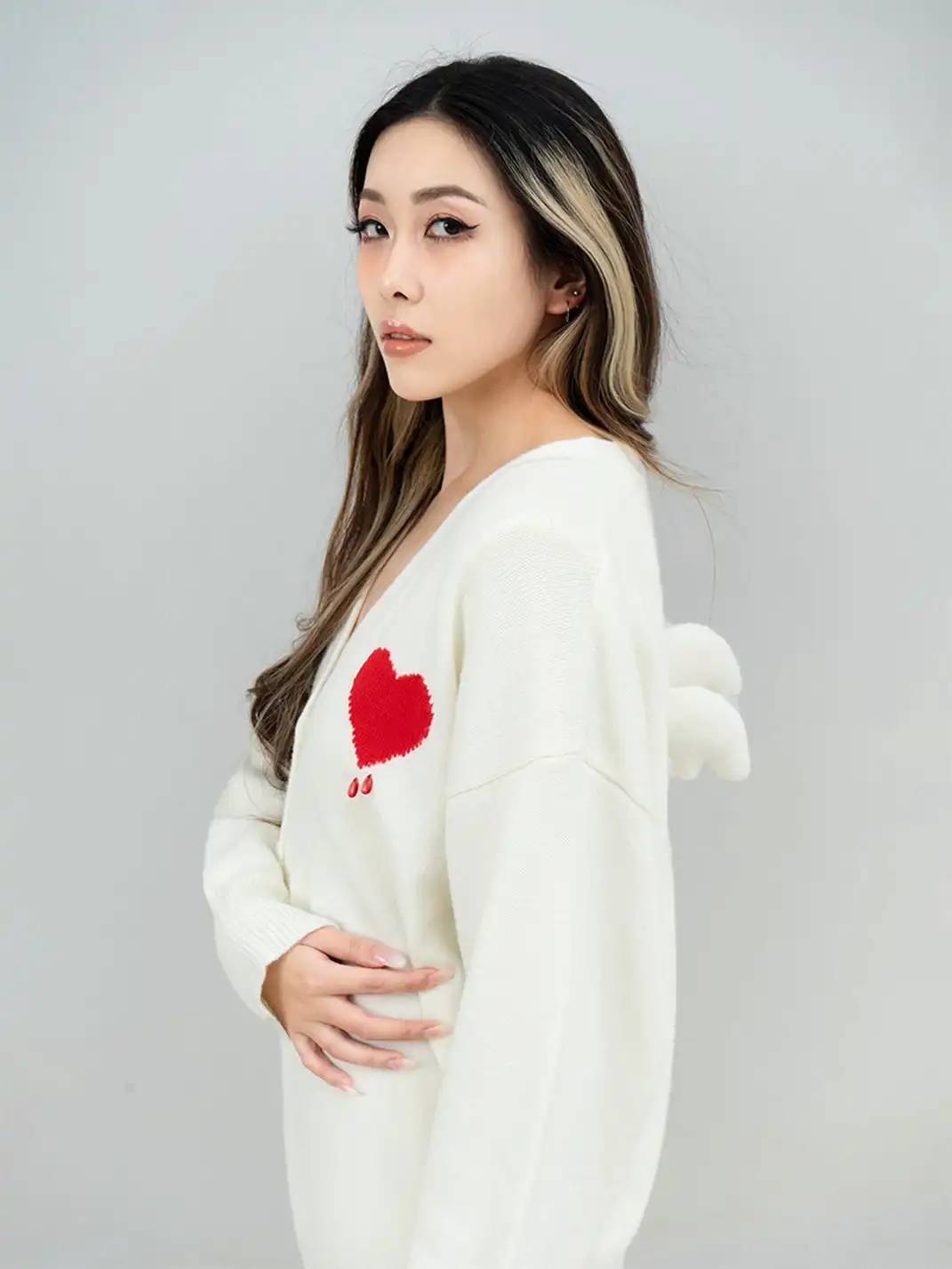 CLP | White Heart Bead Embellished Casual Knit Sweater