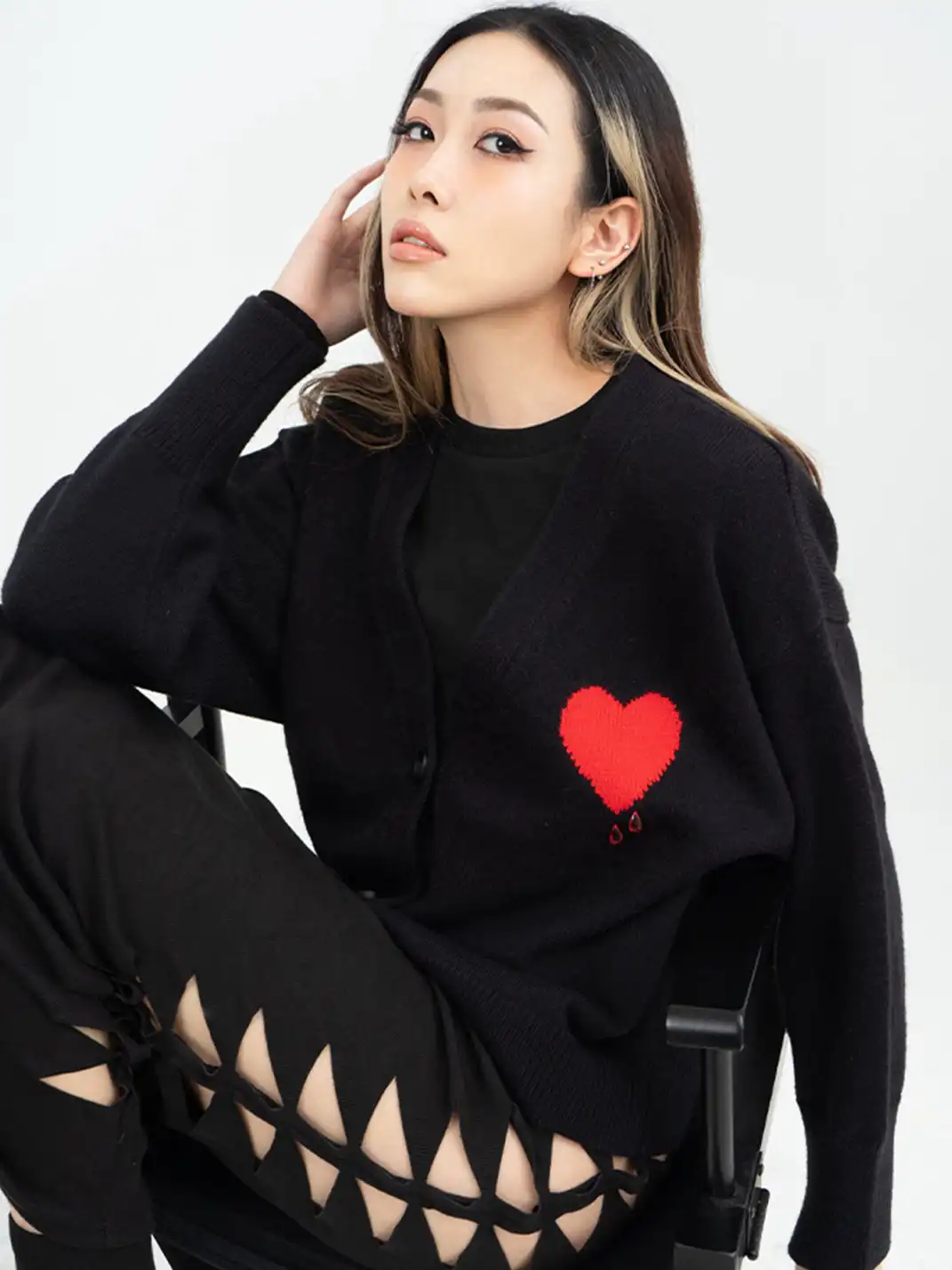 CLP | Black Heart Bead Embellished Casual Knit Sweater